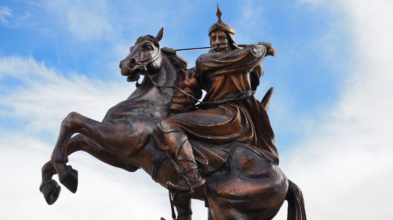 Statue of Saladin