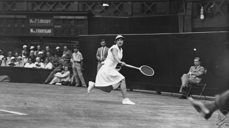 helen wills moody playing tennis