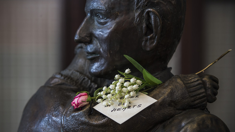 nicholas winton memorial statue