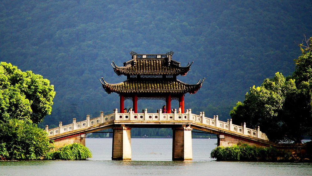 Qi Dynasty China building