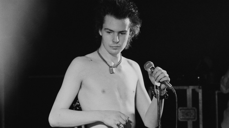 Sid Vicious on stage