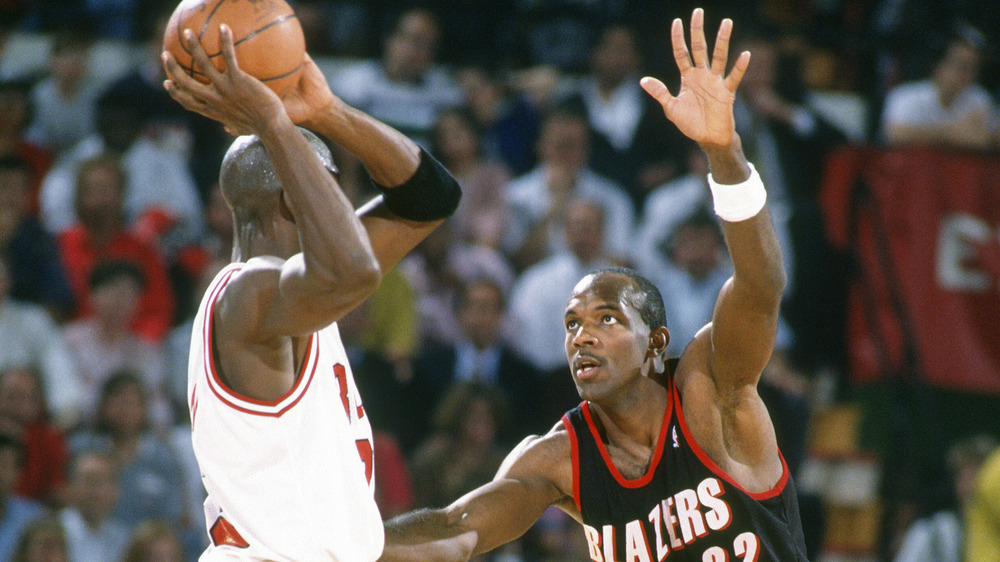 Drexler guarding Jordan