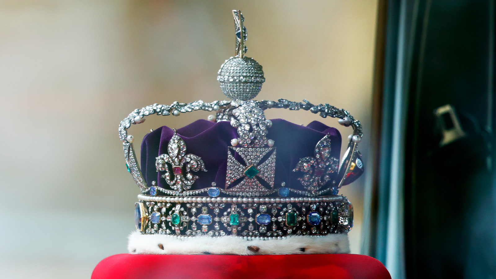monarch crown