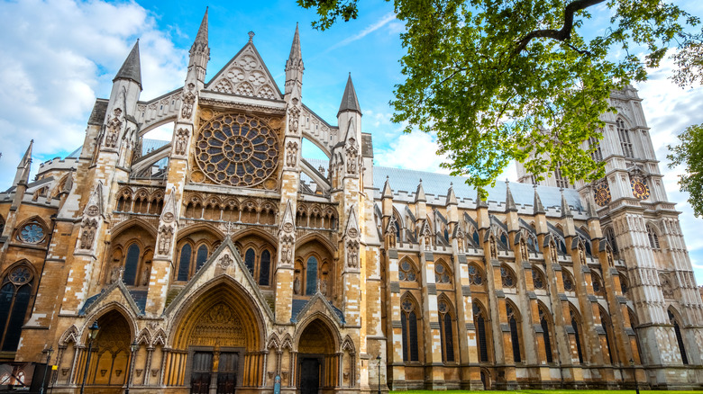 The front of the Westminster Abbey