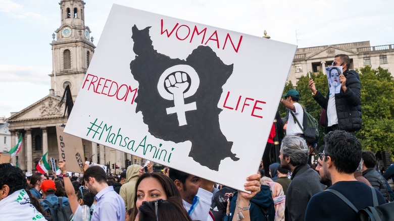 Protesters for Iranian women in London