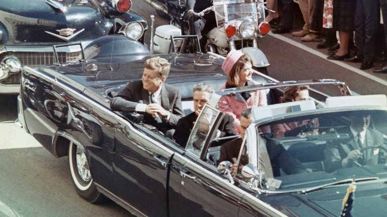 kennedy presidential motorcade in dallas the day he died