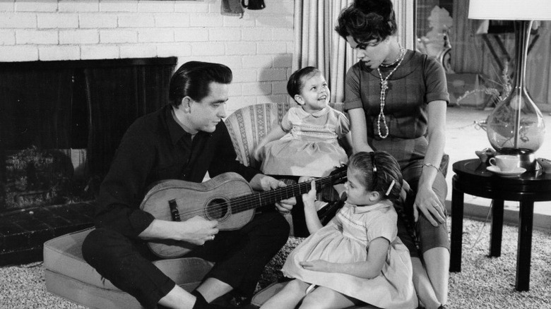 Johnny and Vivian Cash with daughters Rosanne and Kathy