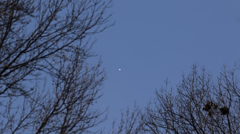 Chinese spy balloon in sky