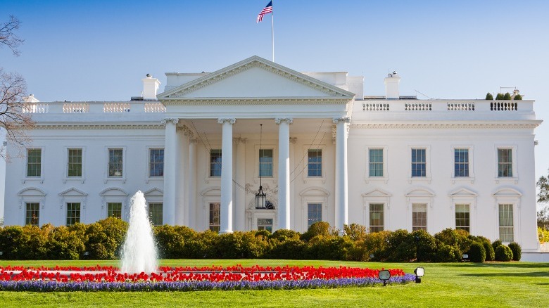 White House frontal view daytime