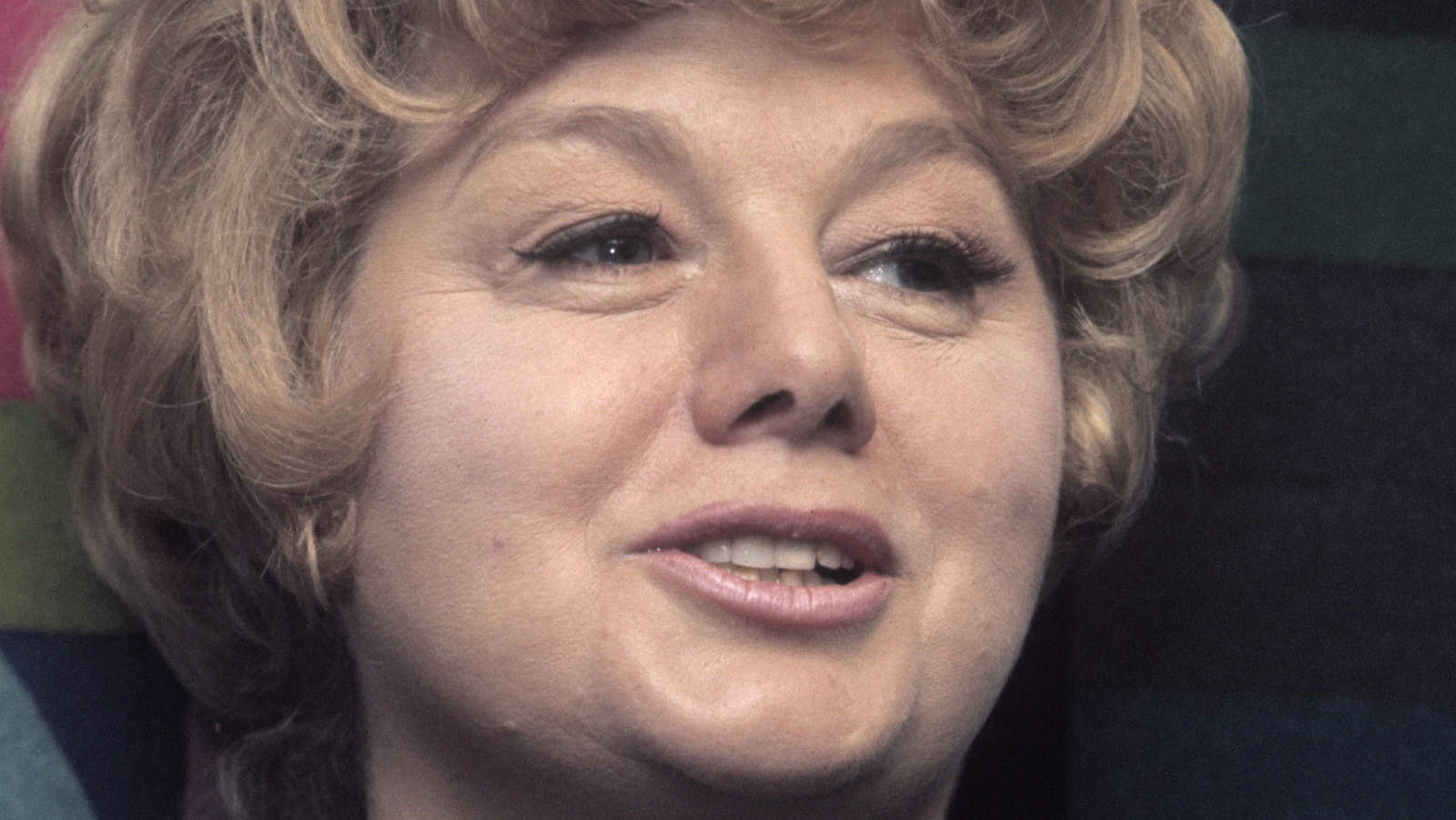 Oliver Reed vs. Shelley Winters: A Battle to Remember