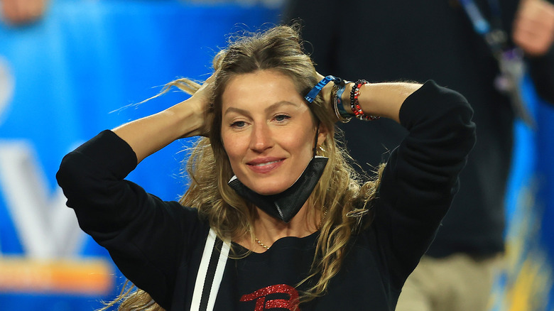 Gisele Bundchen hands hair