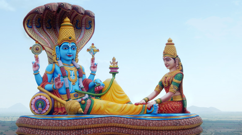 statue Vishnu and Lakshmi