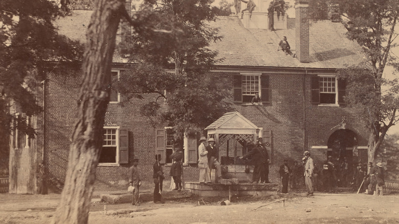 Virginia courthouse, 1800s