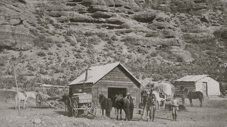 riders at Pony Express station