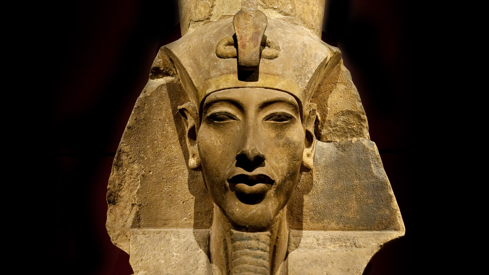 Статуя Эхнатона