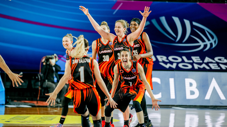 UMMC Ekaterinburg players celebrating