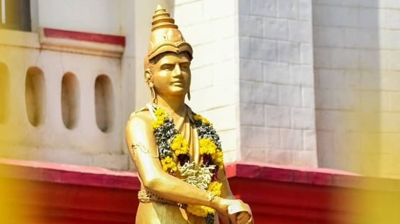 Adorned gold statue of Velu Nachiyar