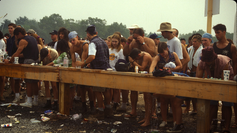 people at woodstock 99