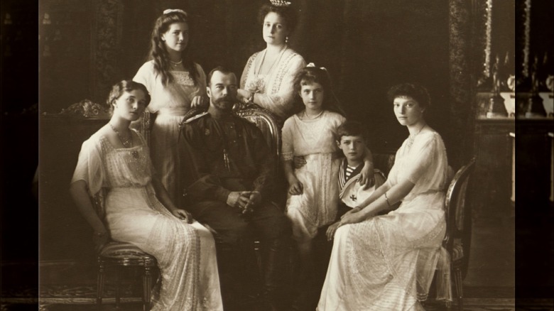 Nicholas II w/family