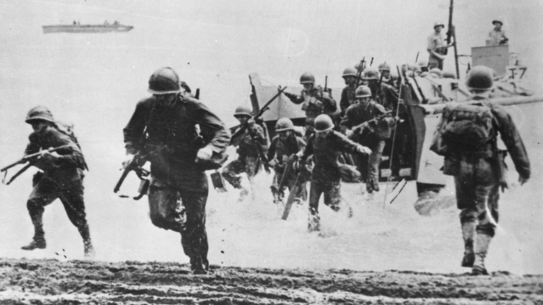 US marines landing at Guadalcanal